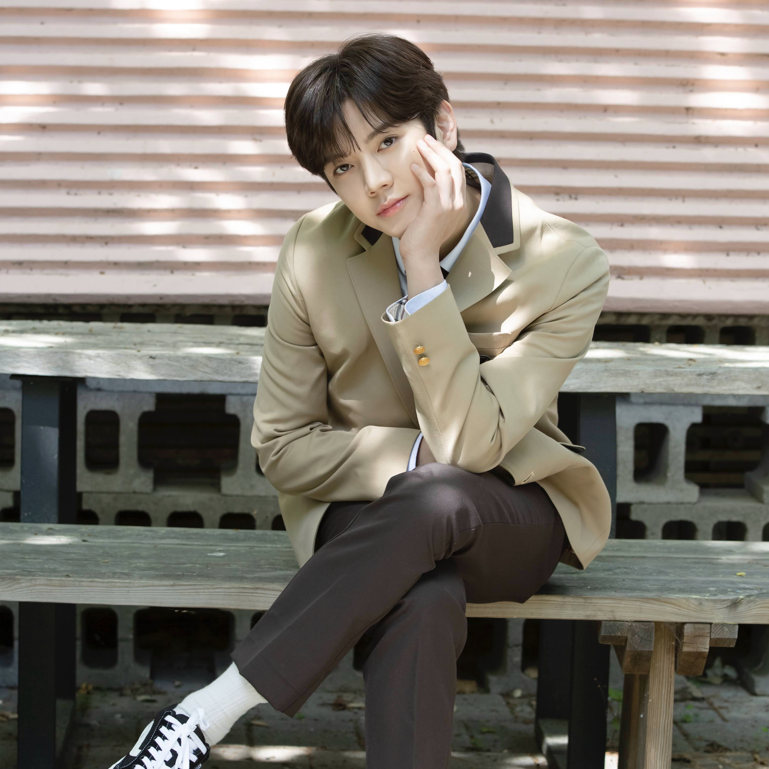 Behind-the-scenes cut of REN