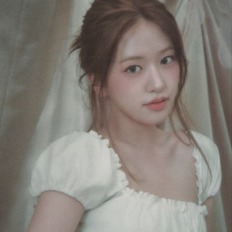 Latest photo of An Yujin (IVE)