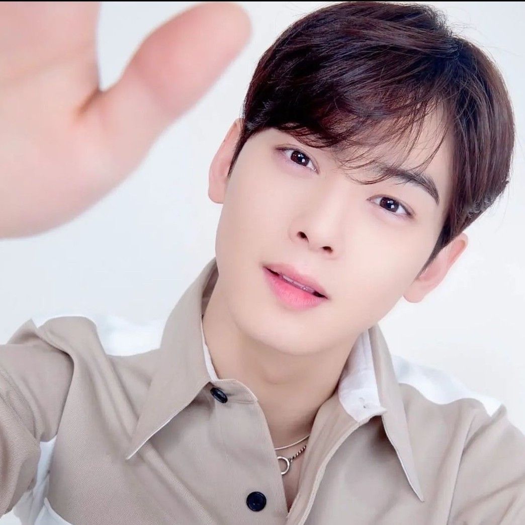 Recent activity shot of Eunwoo (ASTRO)