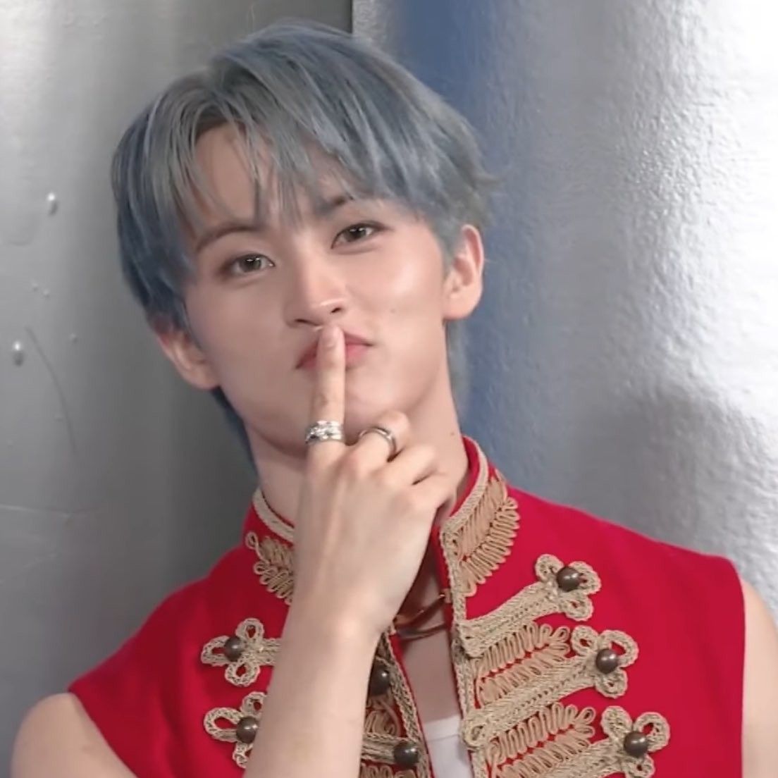 A moment captured by Mark (NCT 127, NCT DREAM)'s fan