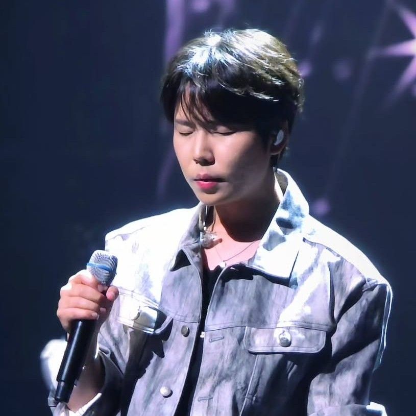 A moment captured by Jung Seunghwan's fan