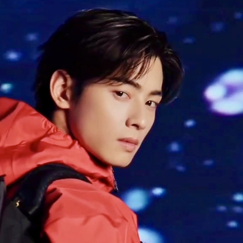 Foto aktivitas terbaru Eunwoo (ASTRO)