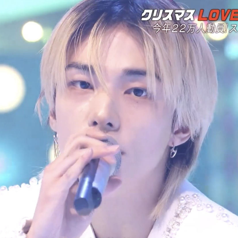 Behind-the-scenes cut of Hyunjin (Stray Kids)