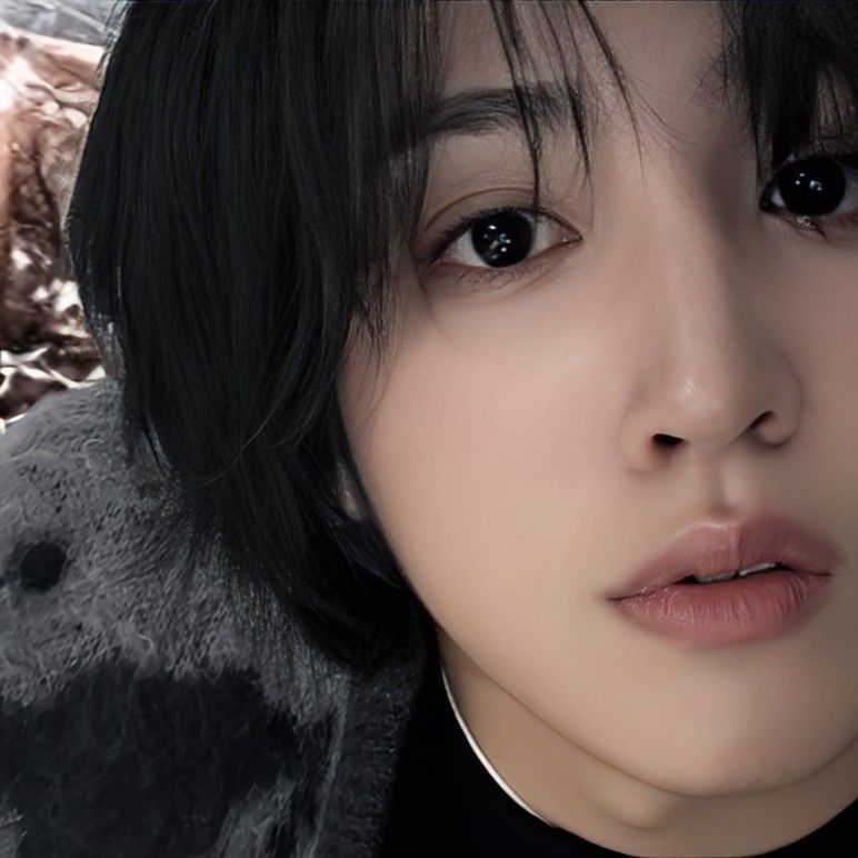 Recent activity shot of Wooseok (PENTAGON)