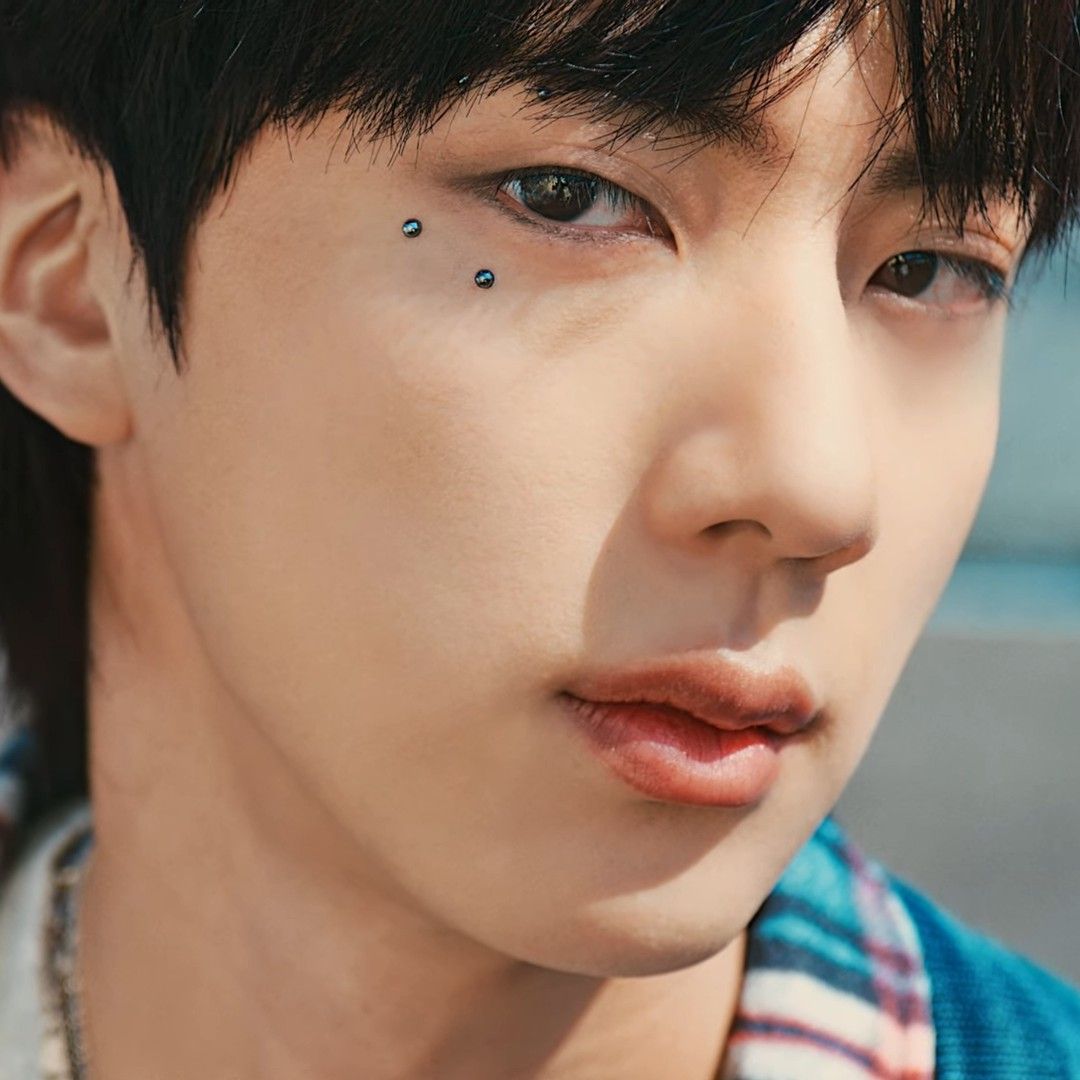 Potret di balik layar Jin (BTS)