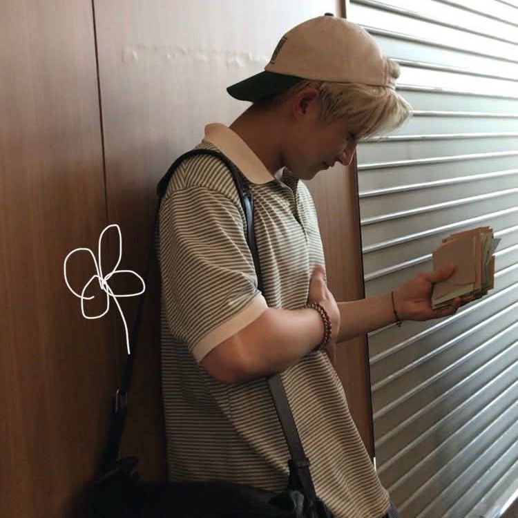 A moment captured by Jinjin (ASTRO)'s fan