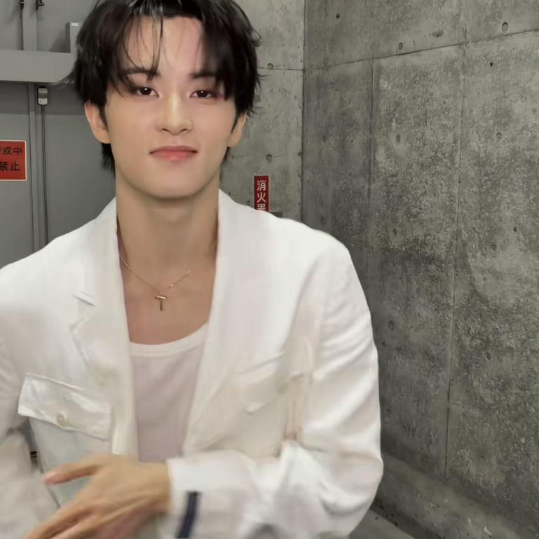 Latest photo of Mark (NCT 127, NCT DREAM)