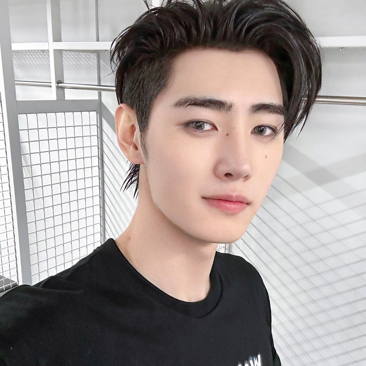Foto aktivitas terbaru Sunghoon (ENHYPEN)