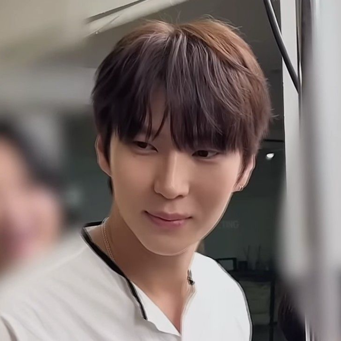 Behind-the-scenes cut of LEO (VIXX)