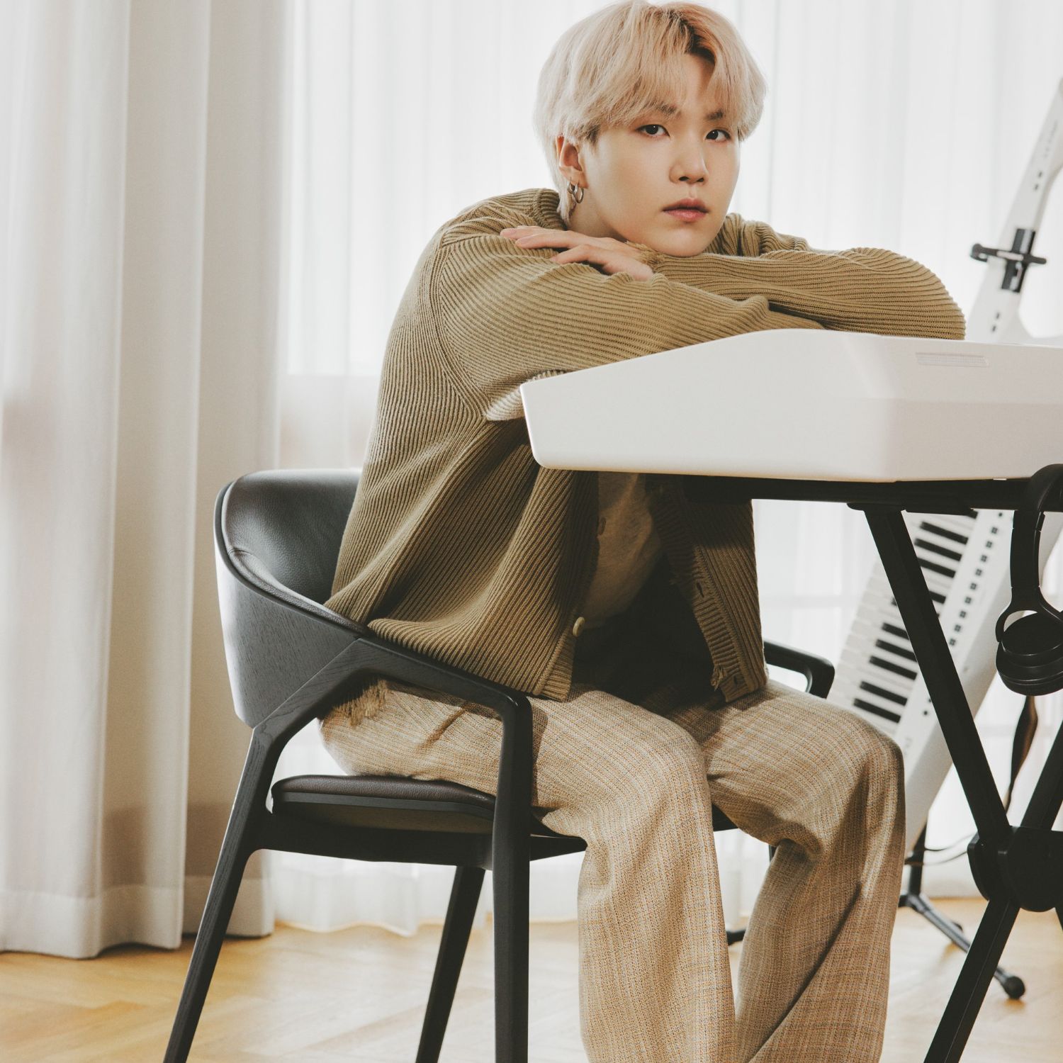 Foto aktivitas terbaru SUGA (BTS)