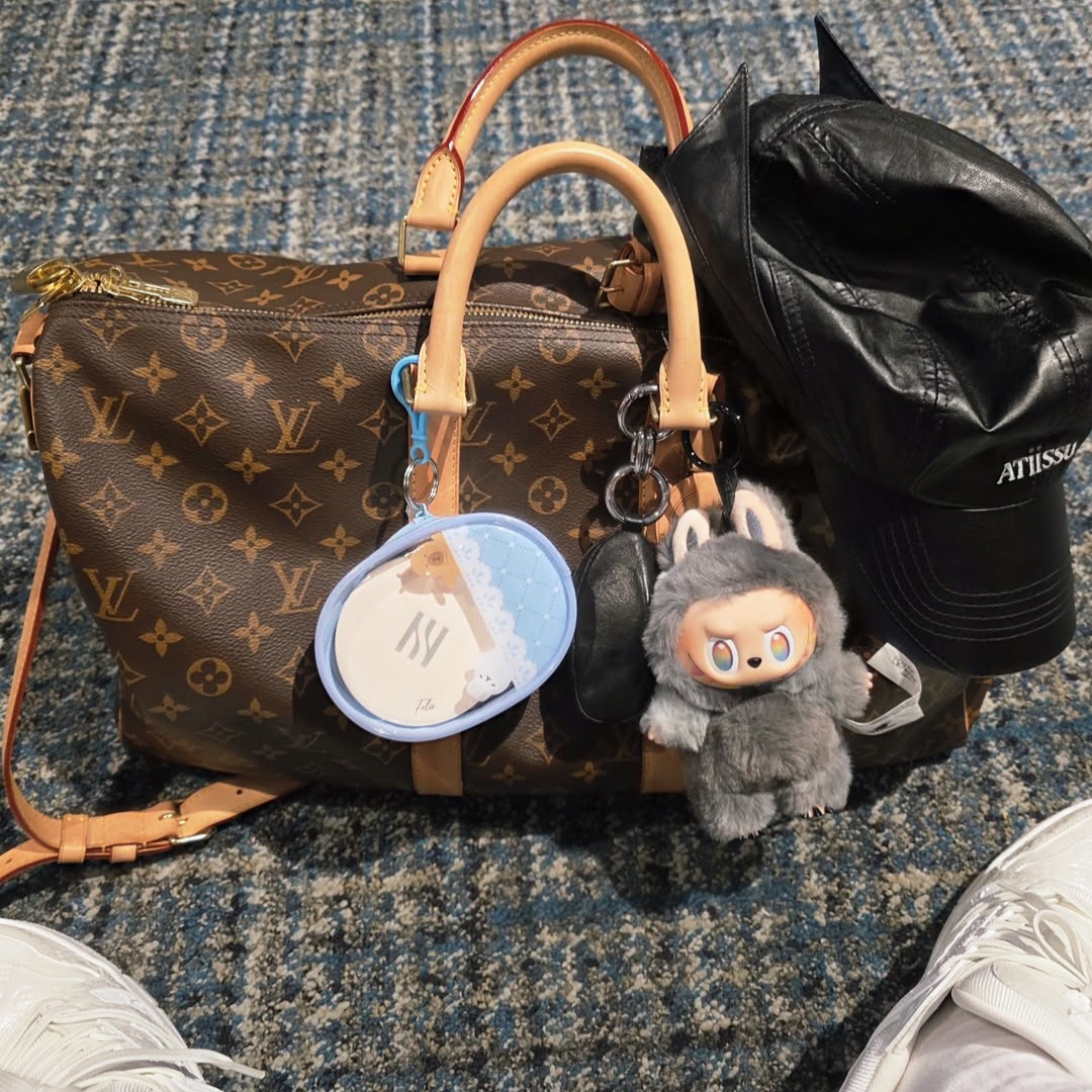 Recent activity shot of Felix (Stray Kids)