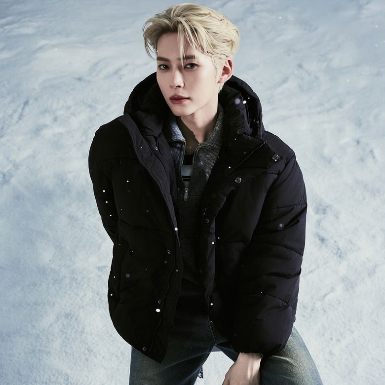 成韓彬 (ZEROBASEONE)的最新活動照片