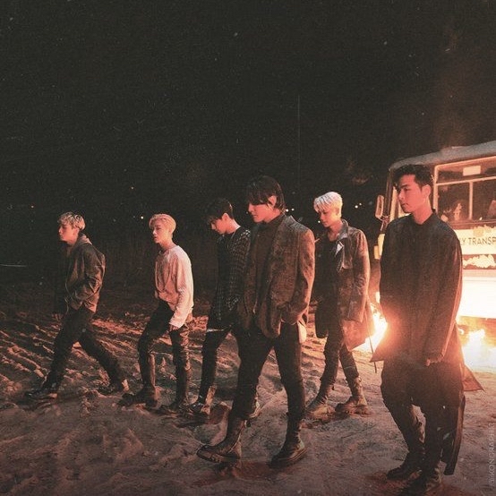 iKONの舞台裏ショット