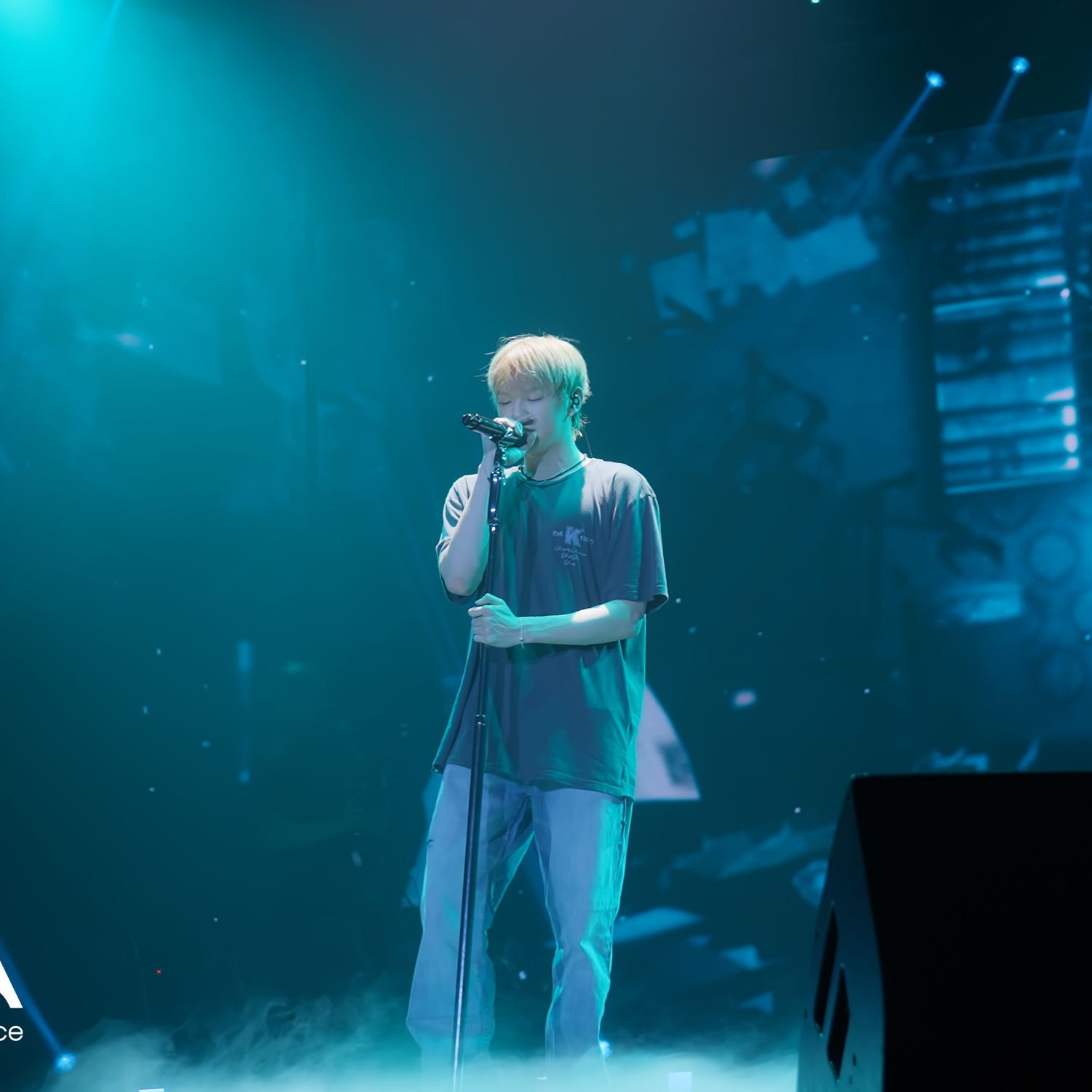 Latest photo of Kang Daniel