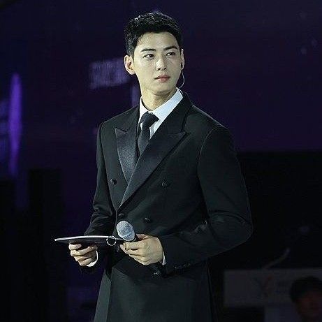 Latest photo of Eunwoo (ASTRO)