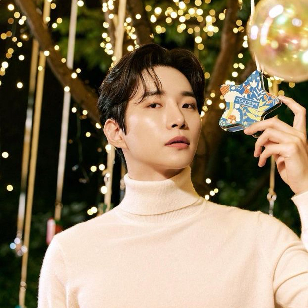 Behind-the-scenes cut of Junho (2PM)