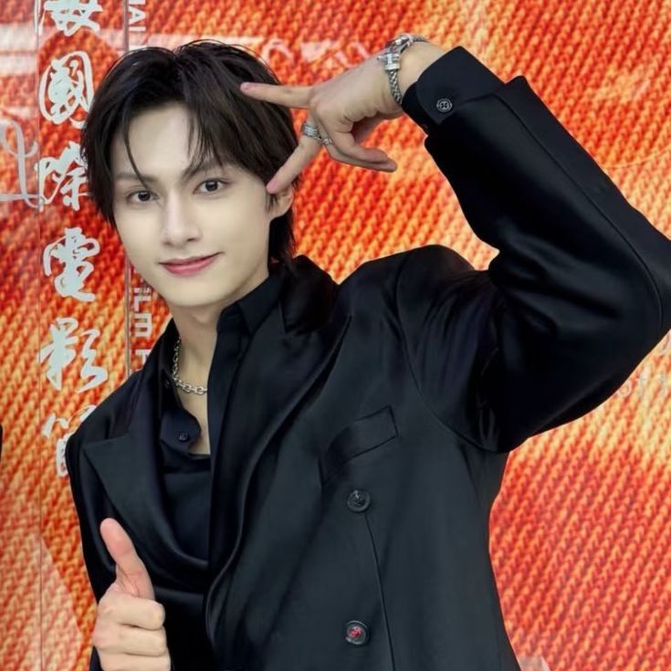 A moment captured by Jun (SEVENTEEN)'s fan