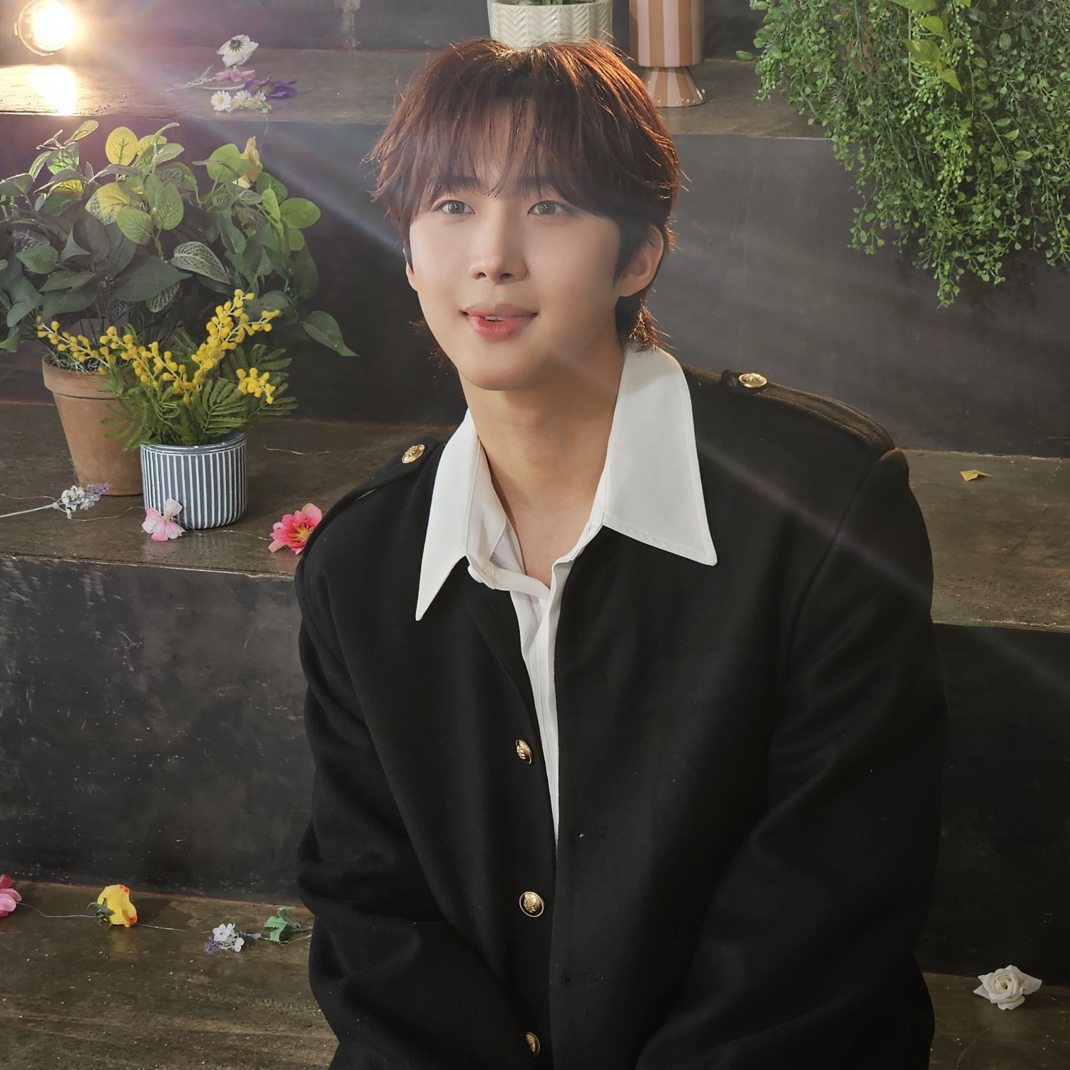 A moment captured by Hui (PENTAGON)'s fan