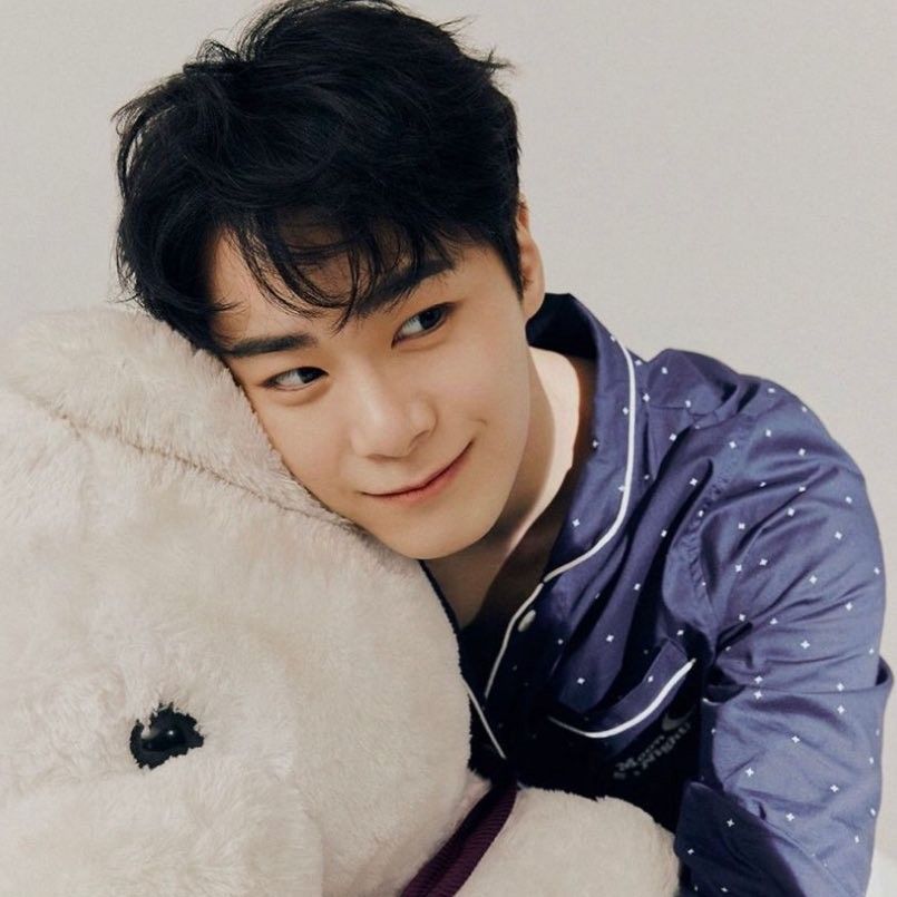 Latest photo of Moonbin (ASTRO)