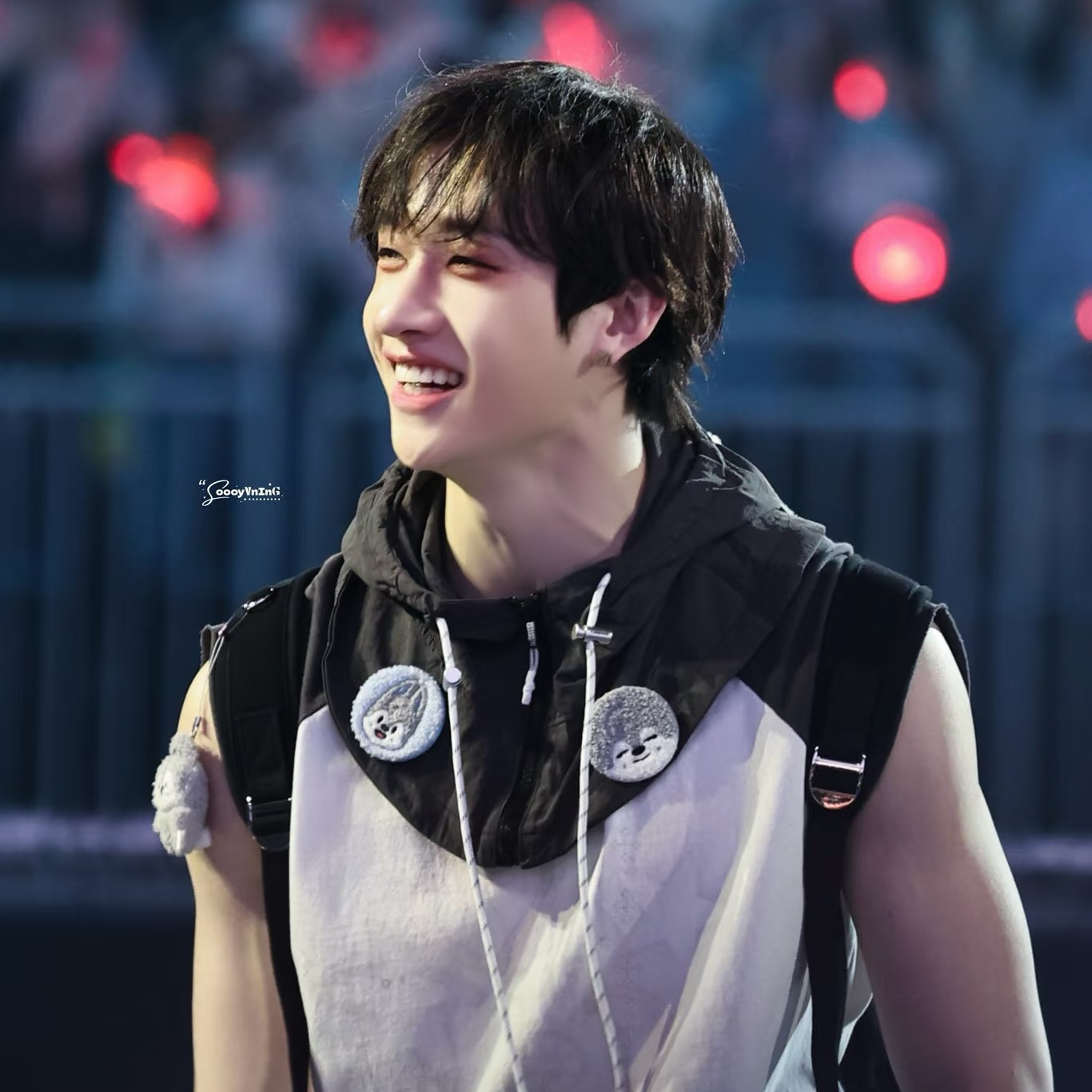 방찬 (Stray Kids)의 비하인드 컷