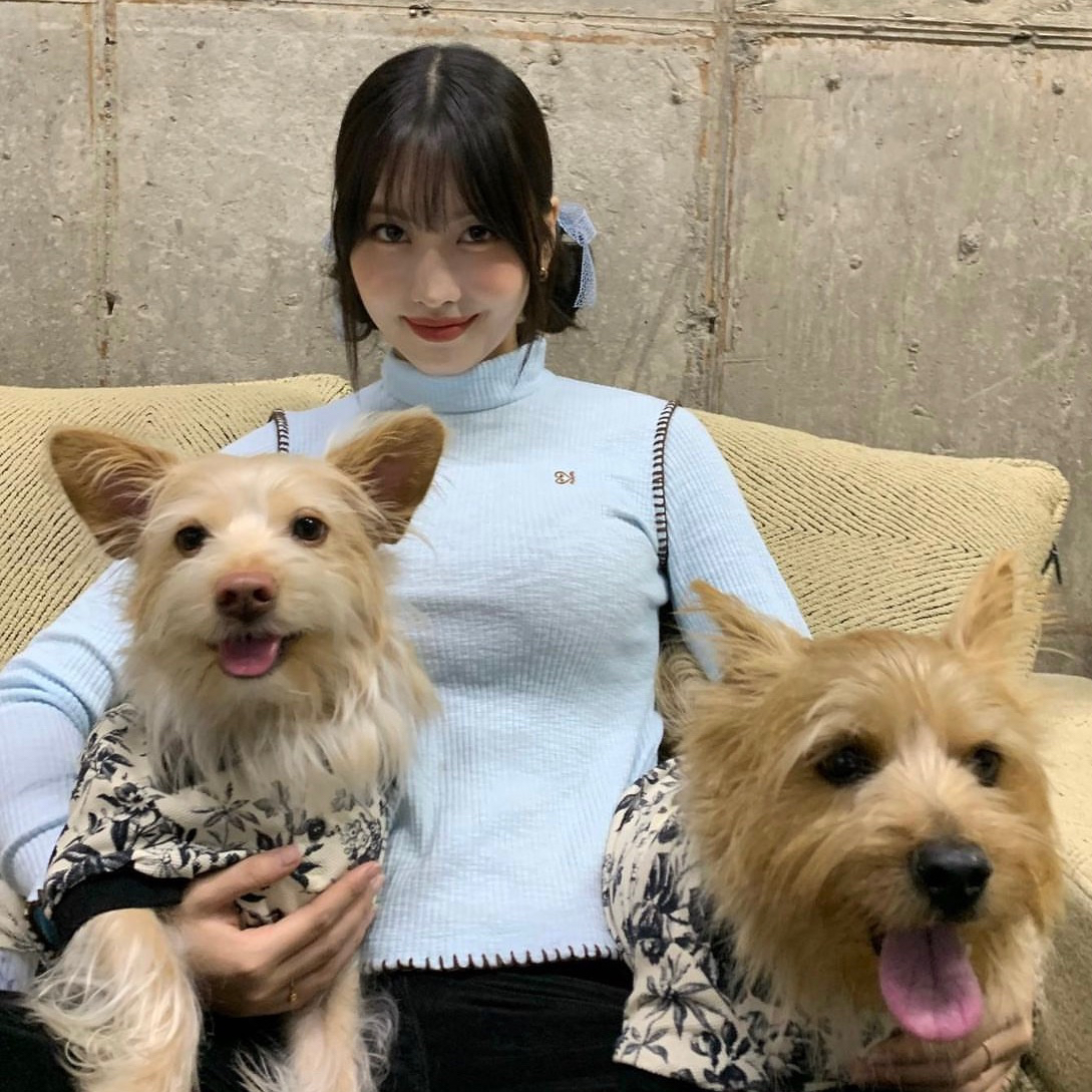 Foto terbaru Momo (TWICE)