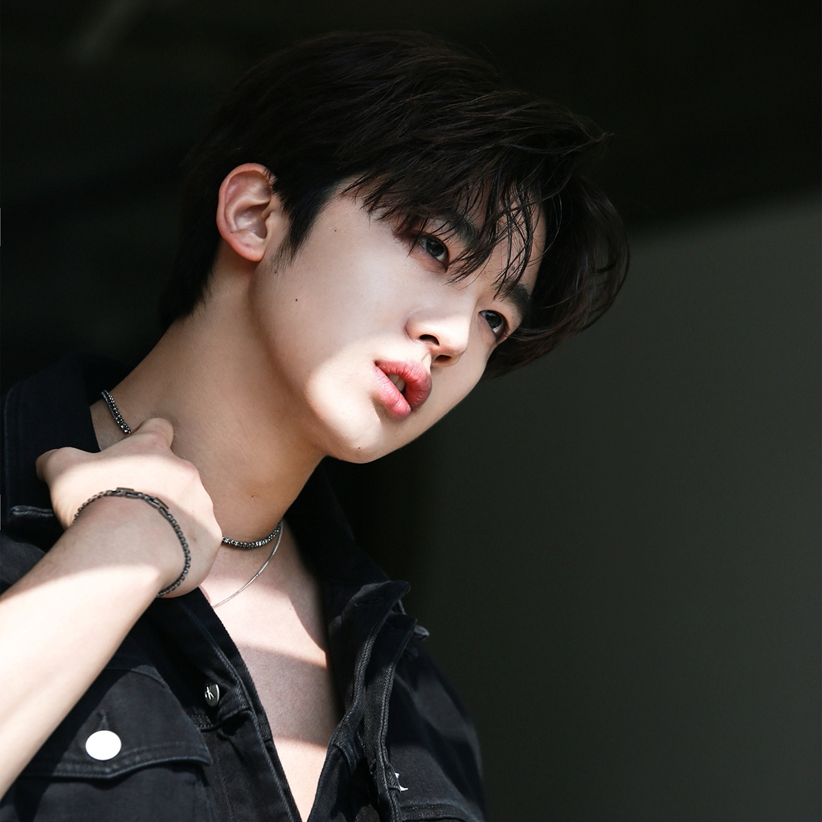 Potret di balik layar Kim Yohan (WEi)