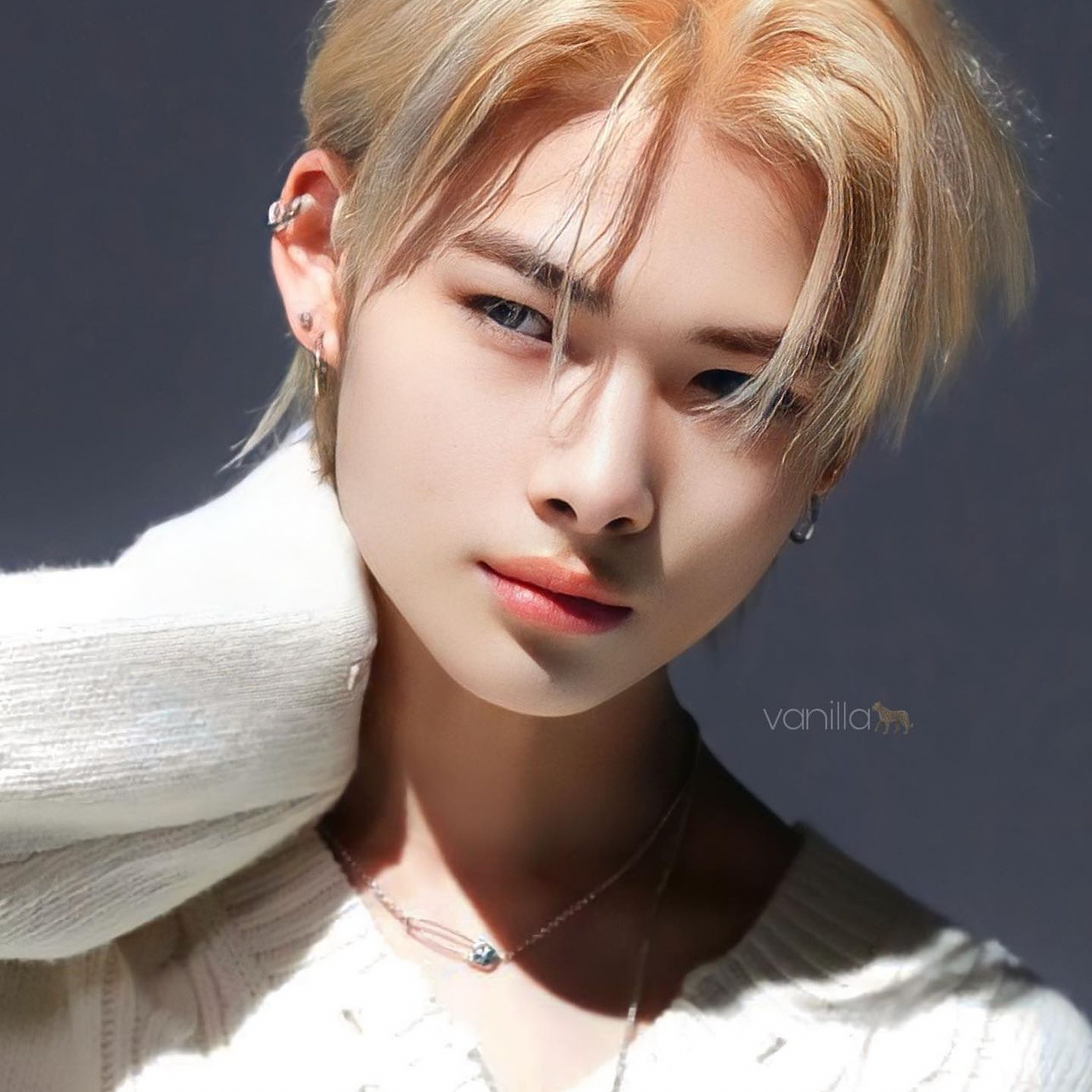 Foto terbaru NI-KI (ENHYPEN)