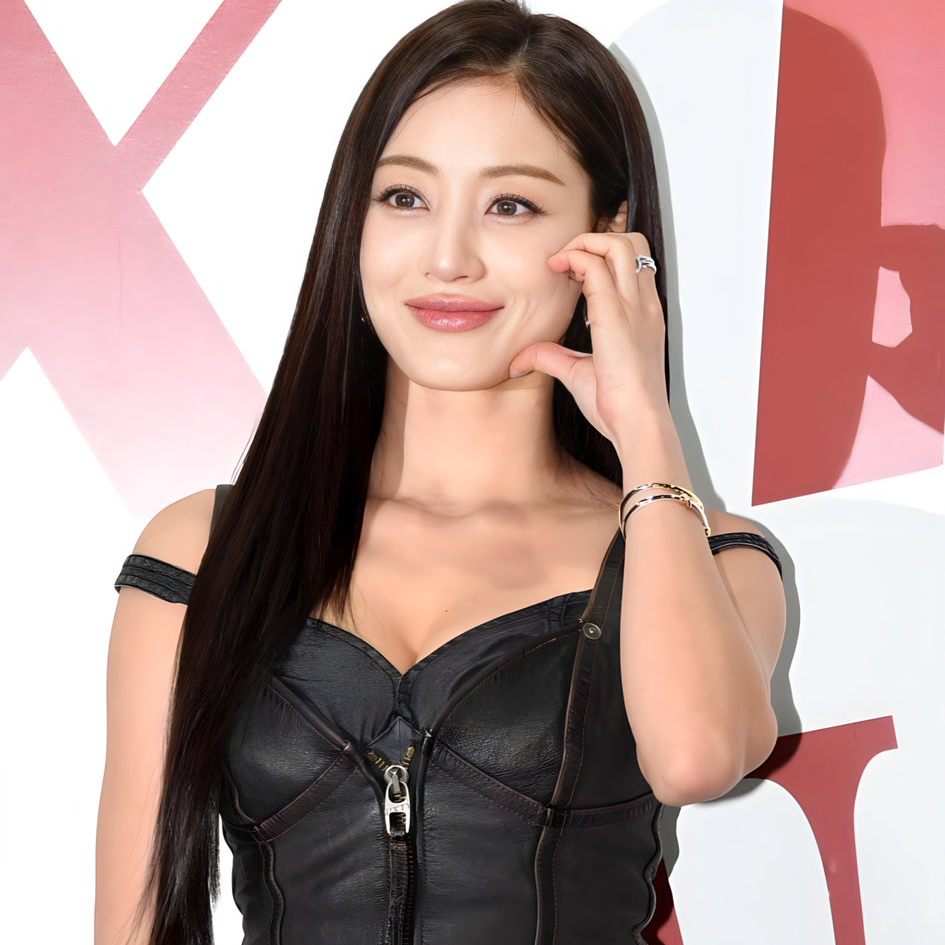 Behind-the-scenes cut of Jihyo (TWICE)