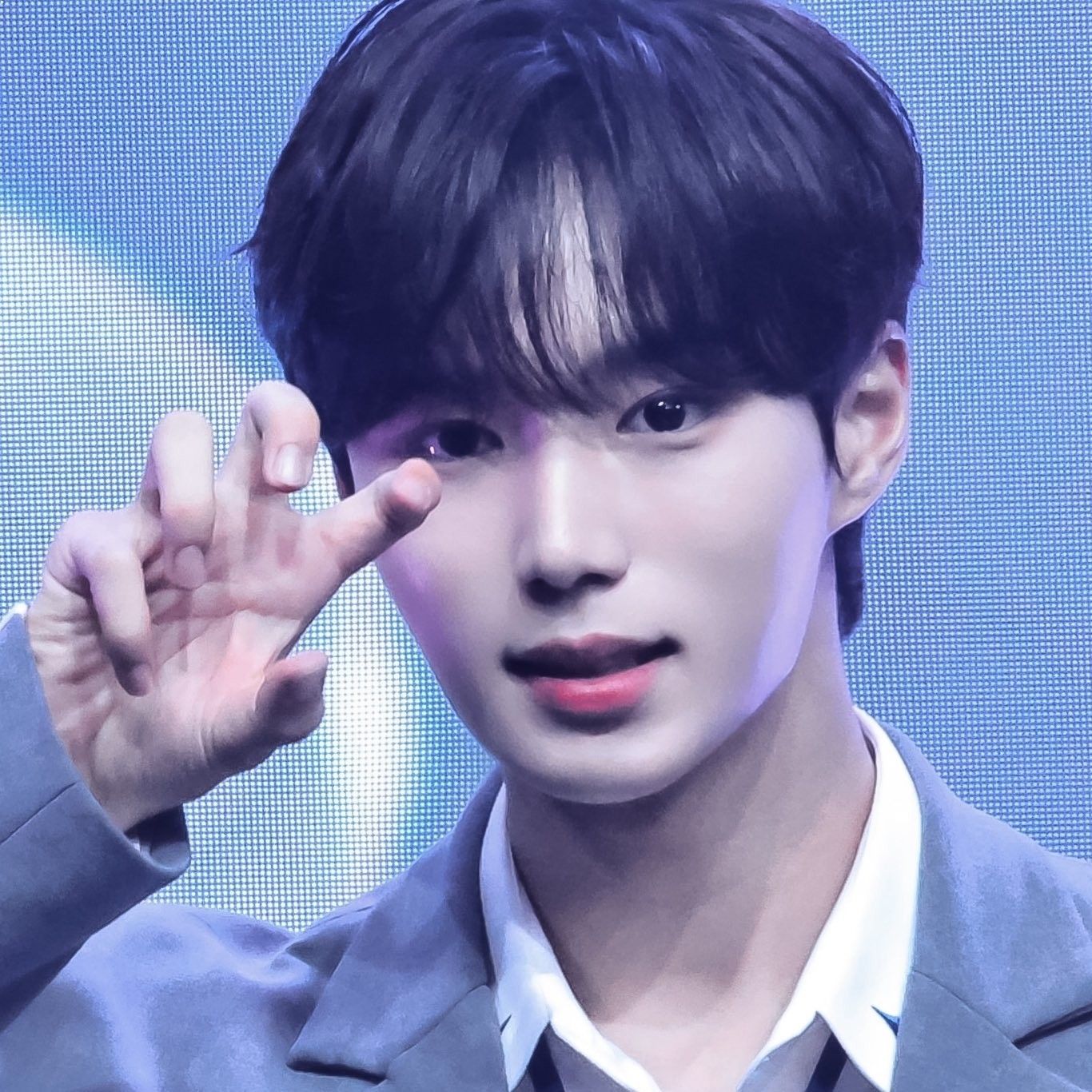 Behind-the-scenes cut of Kim Junseo (ALPHA DRIVE ONE)