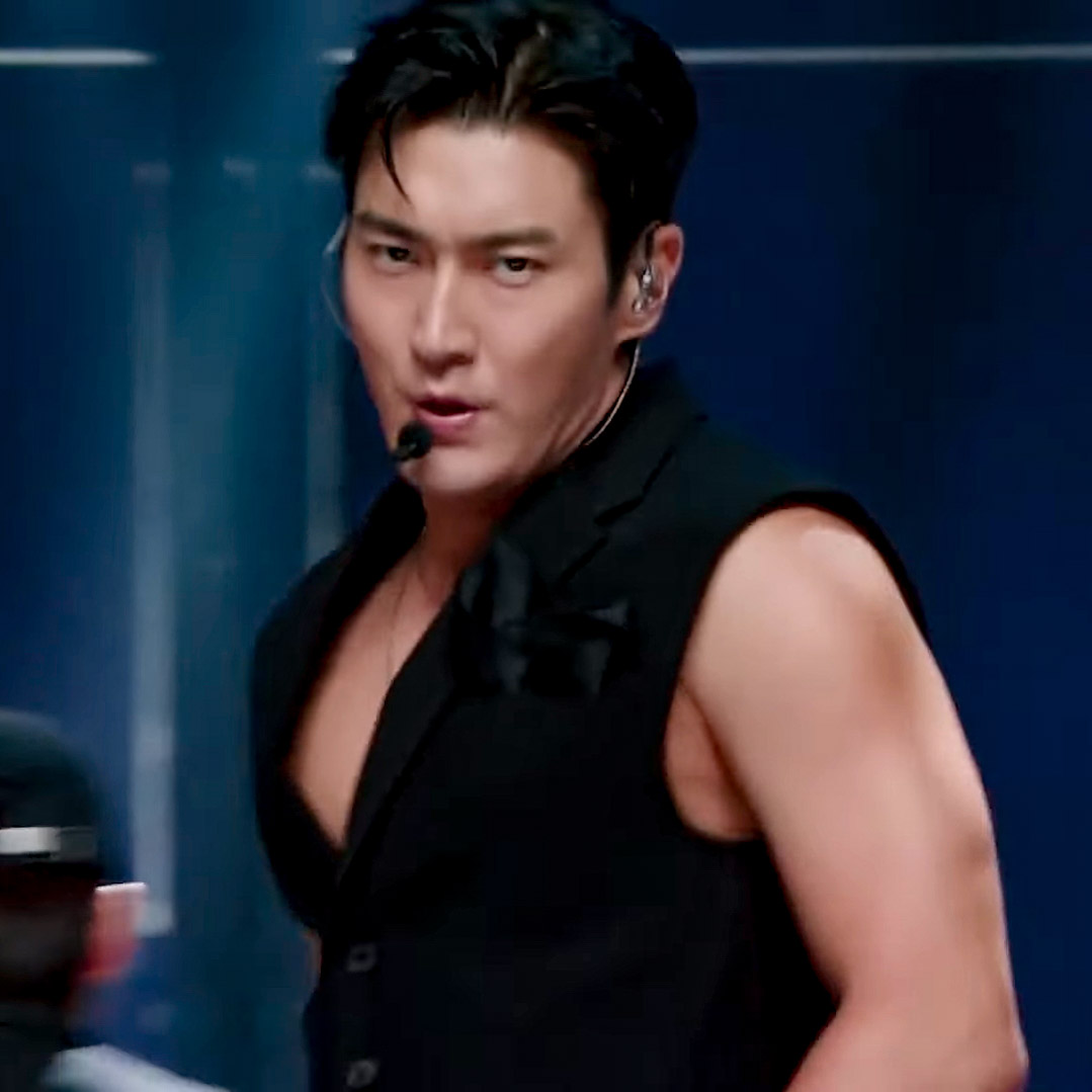 A moment captured by Siwon (Super Junior)'s fan