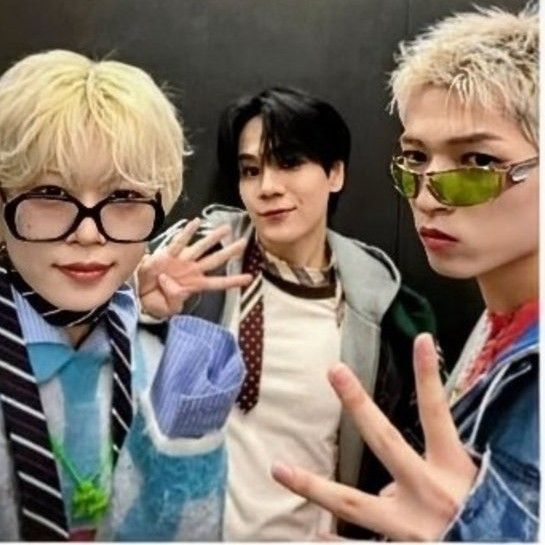 豆原一成 (JO1)的最新活动照片