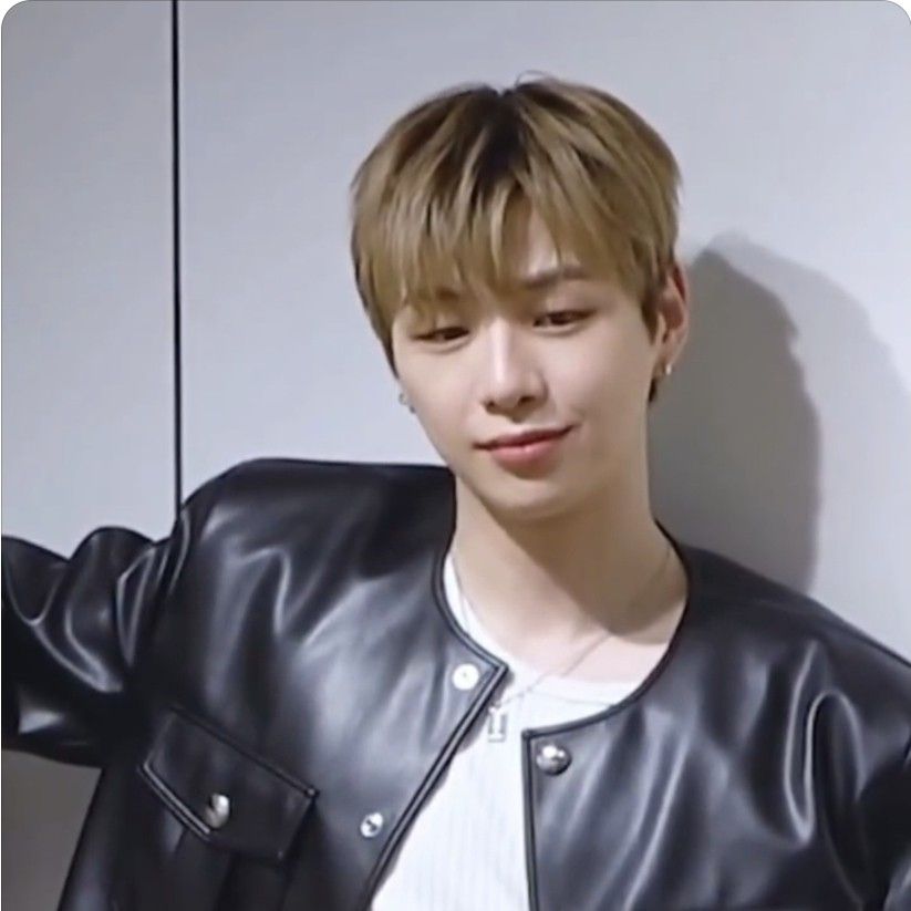 강다니엘 최근 활동샷