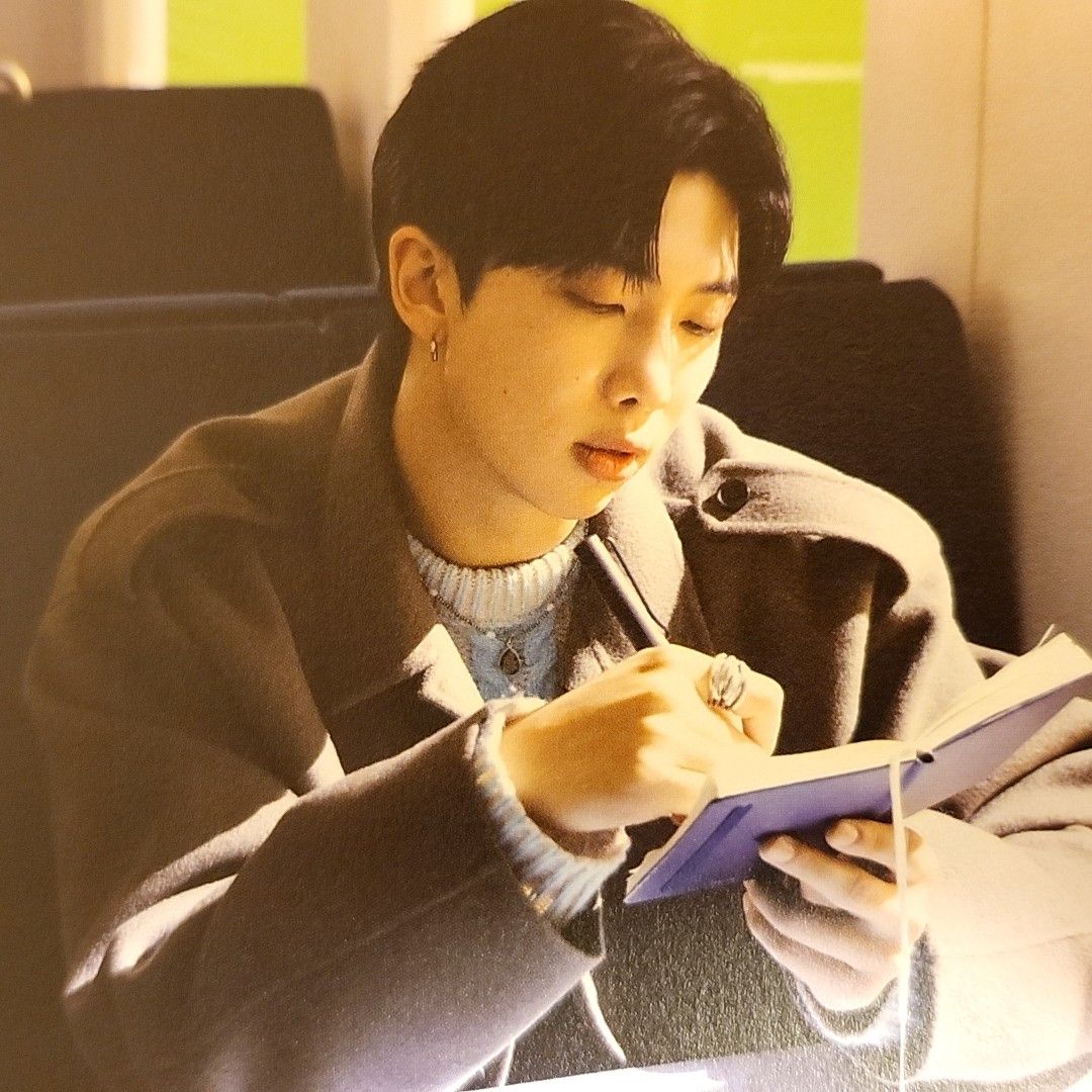 Behind-the-scenes cut of RM (BTS)