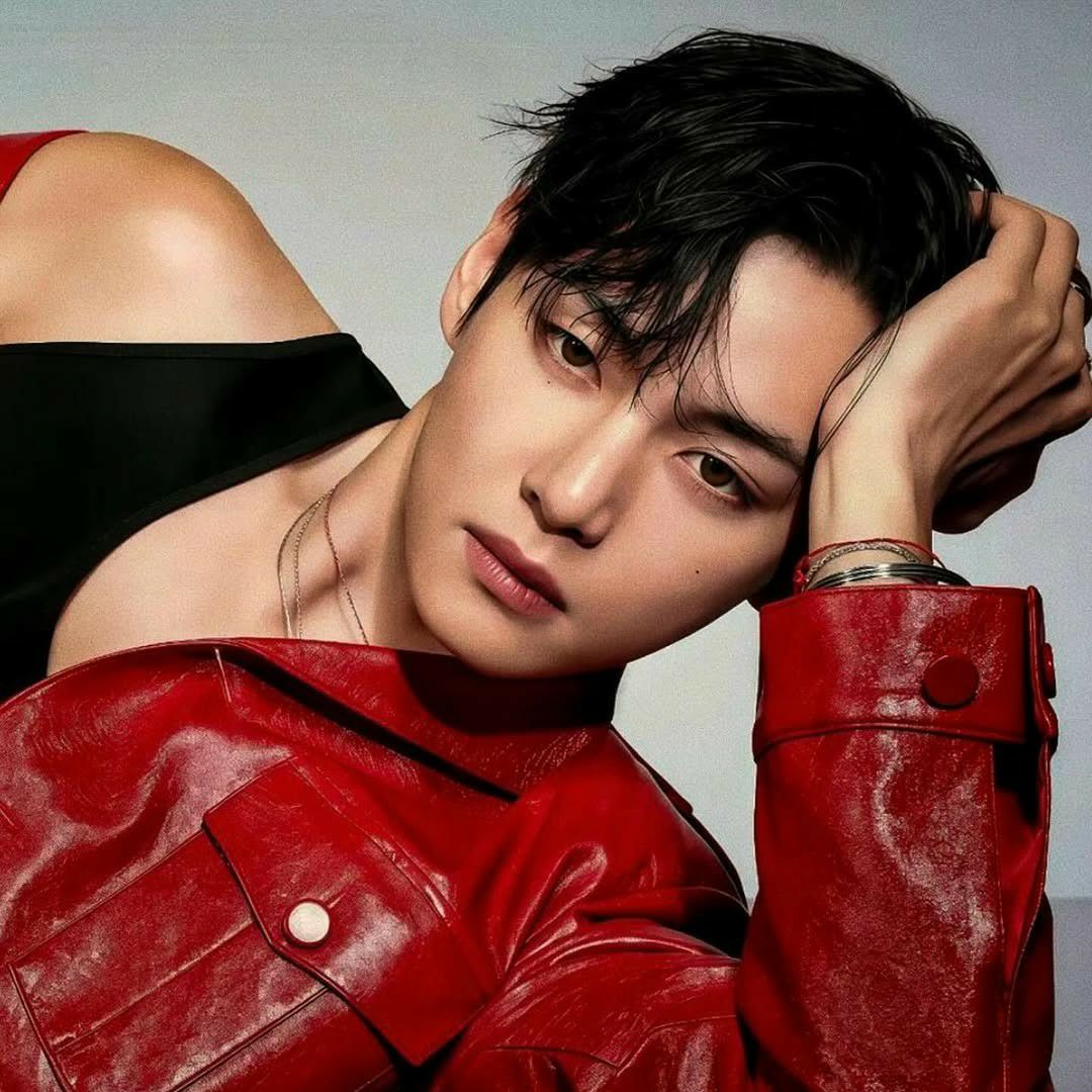 Latest photo of V (BTS)