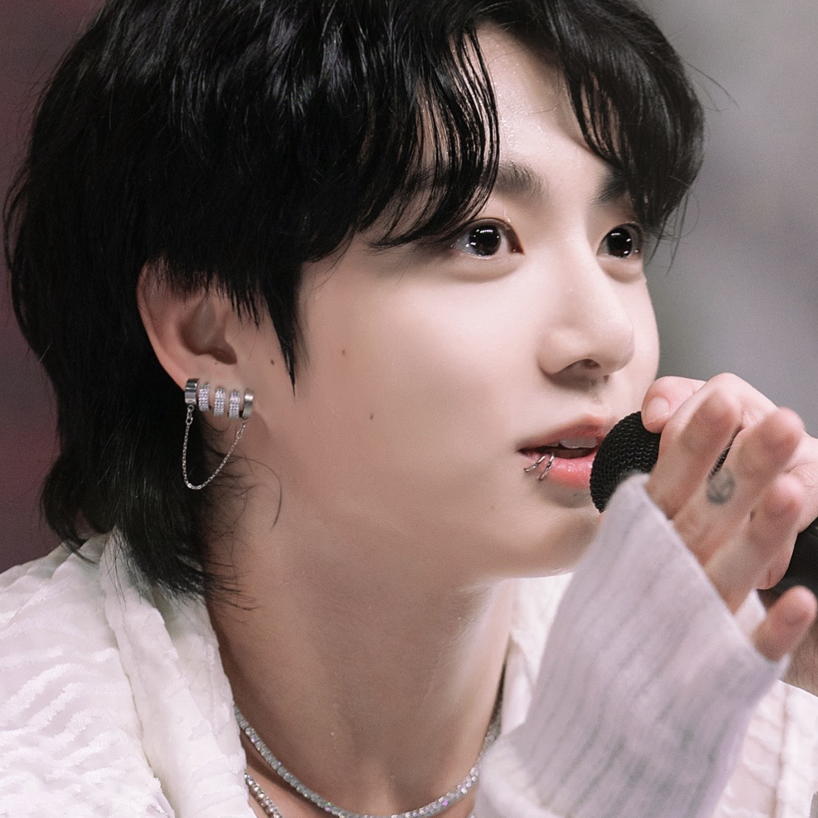 Foto aktivitas terbaru Jungkook (BTS)