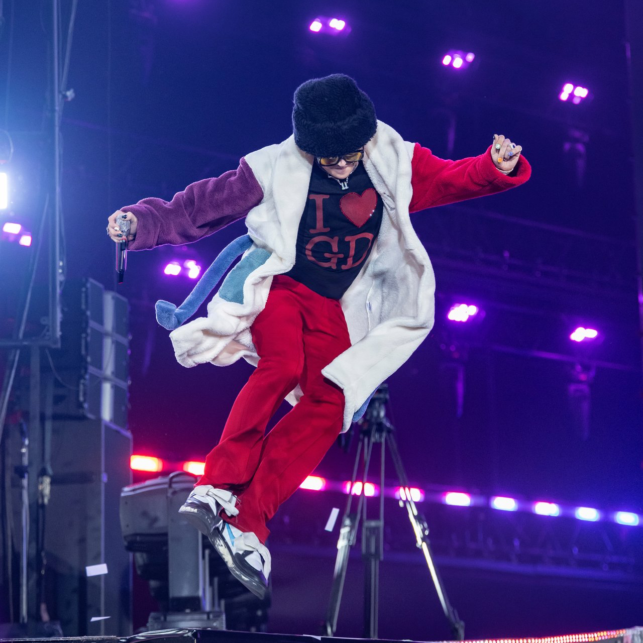 Recent activity shot of G-DRAGON (BIGBANG)