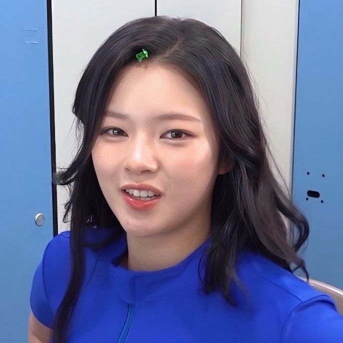 A moment captured by Jeongyeon (TWICE)'s fan