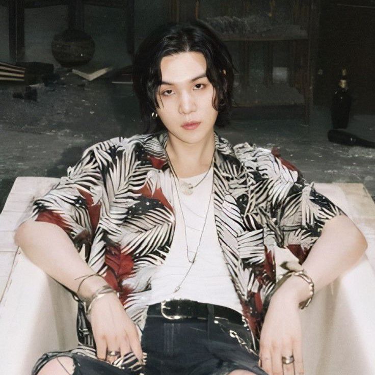 Latest photo of SUGA (BTS)