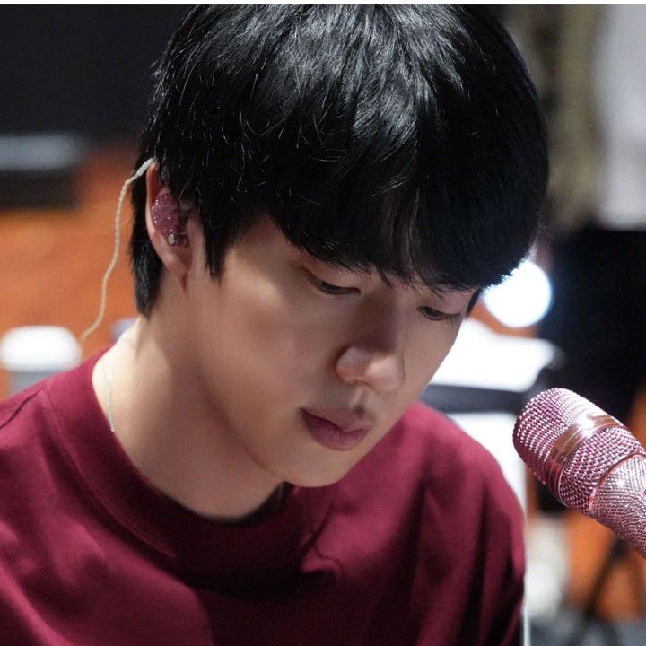 진 (방탄소년단)의 비하인드 컷