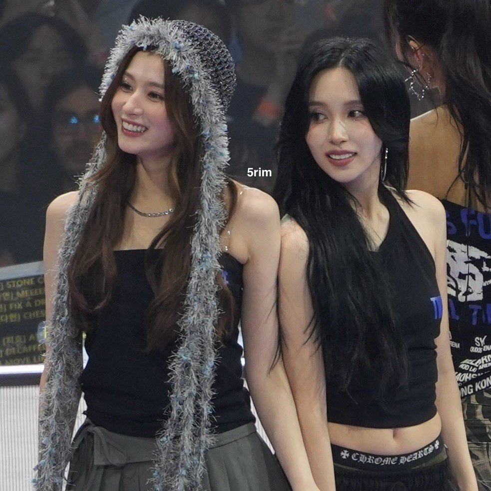 Sana (TWICE)的幕後花絮