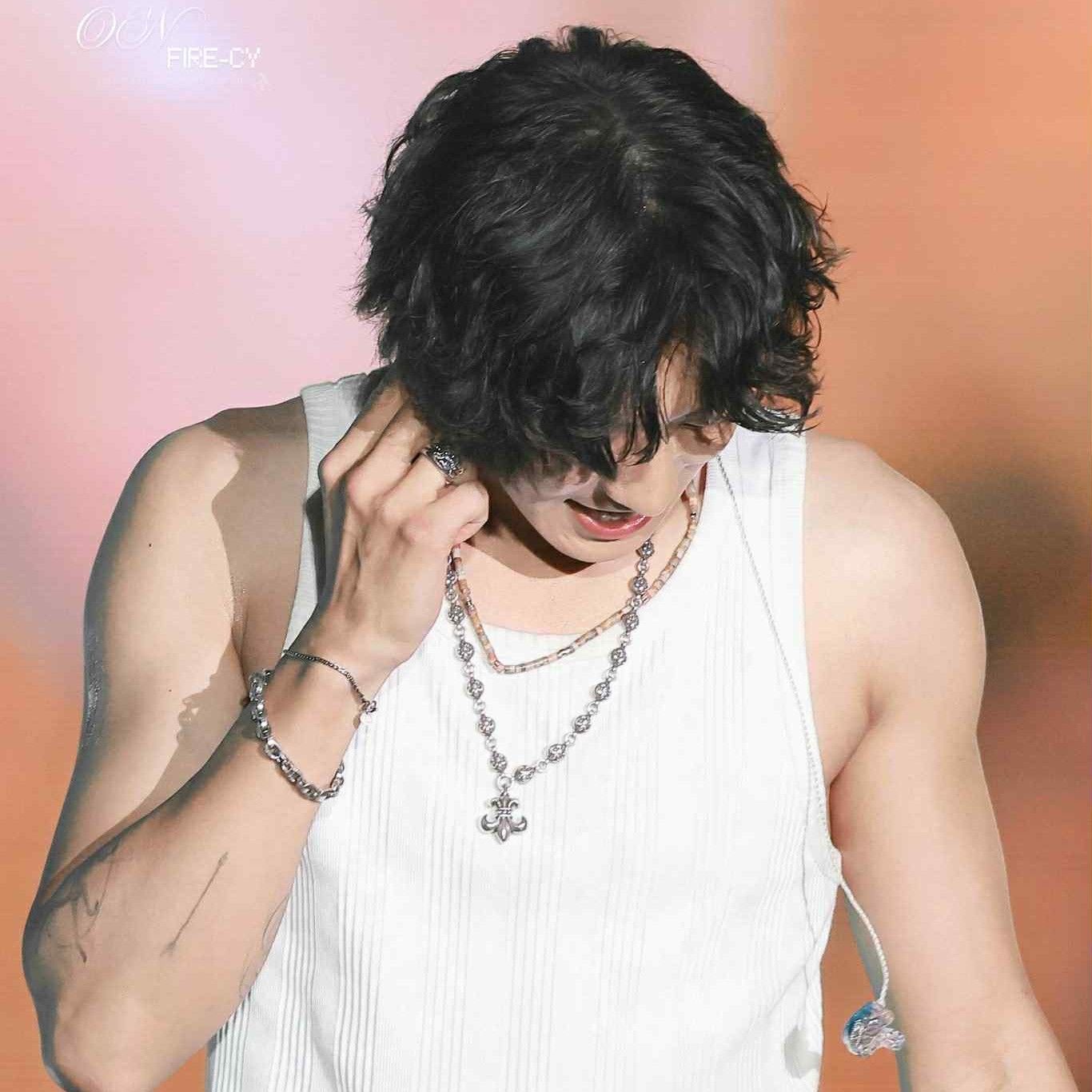 Foto terbaru Chanyeol (EXO)