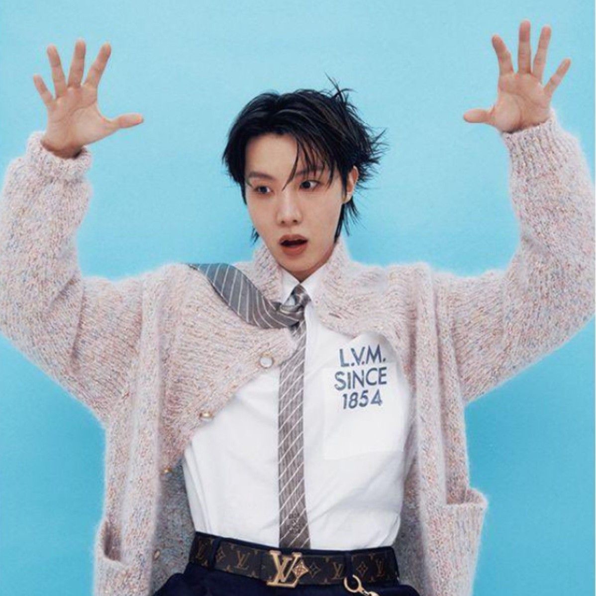 제이홉 (방탄소년단)의 최신 사진