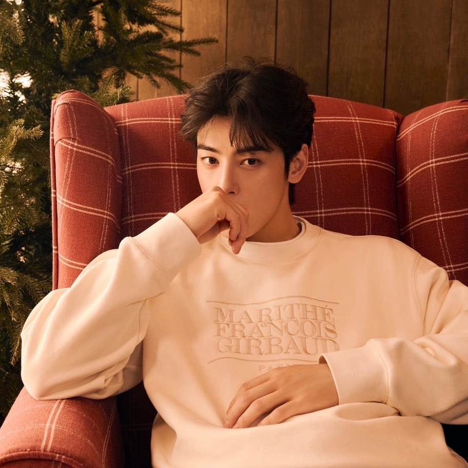 Latest photo of Eunwoo (ASTRO)