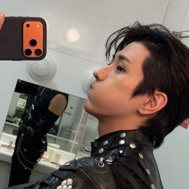 Behind-the-scenes cut of Yonghee (CIX)