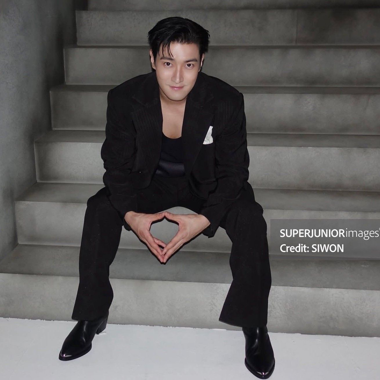 Behind-the-scenes cut of Siwon (Super Junior)