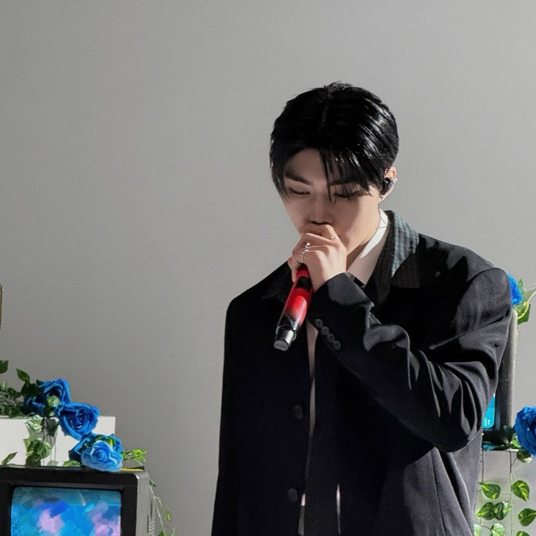 パク・ゴヌク (ZEROBASEONE)の舞台裏ショット