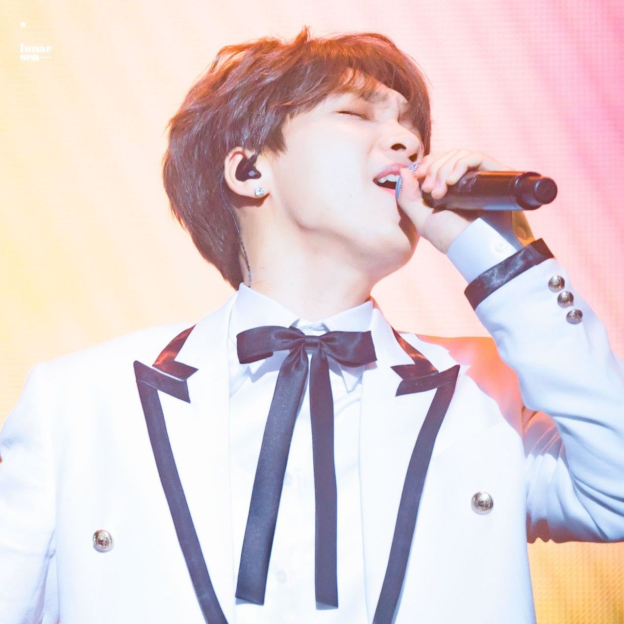 A moment captured by Jeong Sewoon's fan