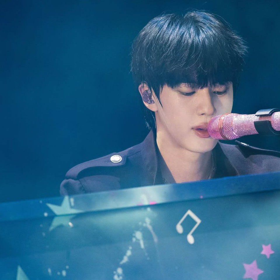 Behind-the-scenes cut of Jin (BTS)