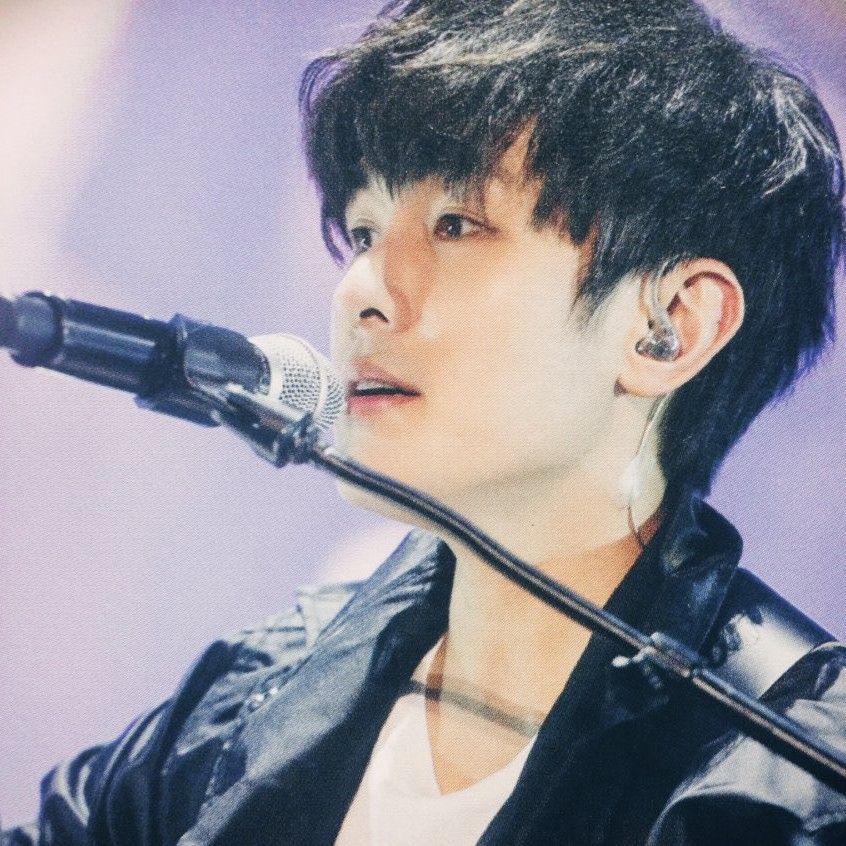 A moment captured by Kim Dongwan (SHINHWA)'s fan