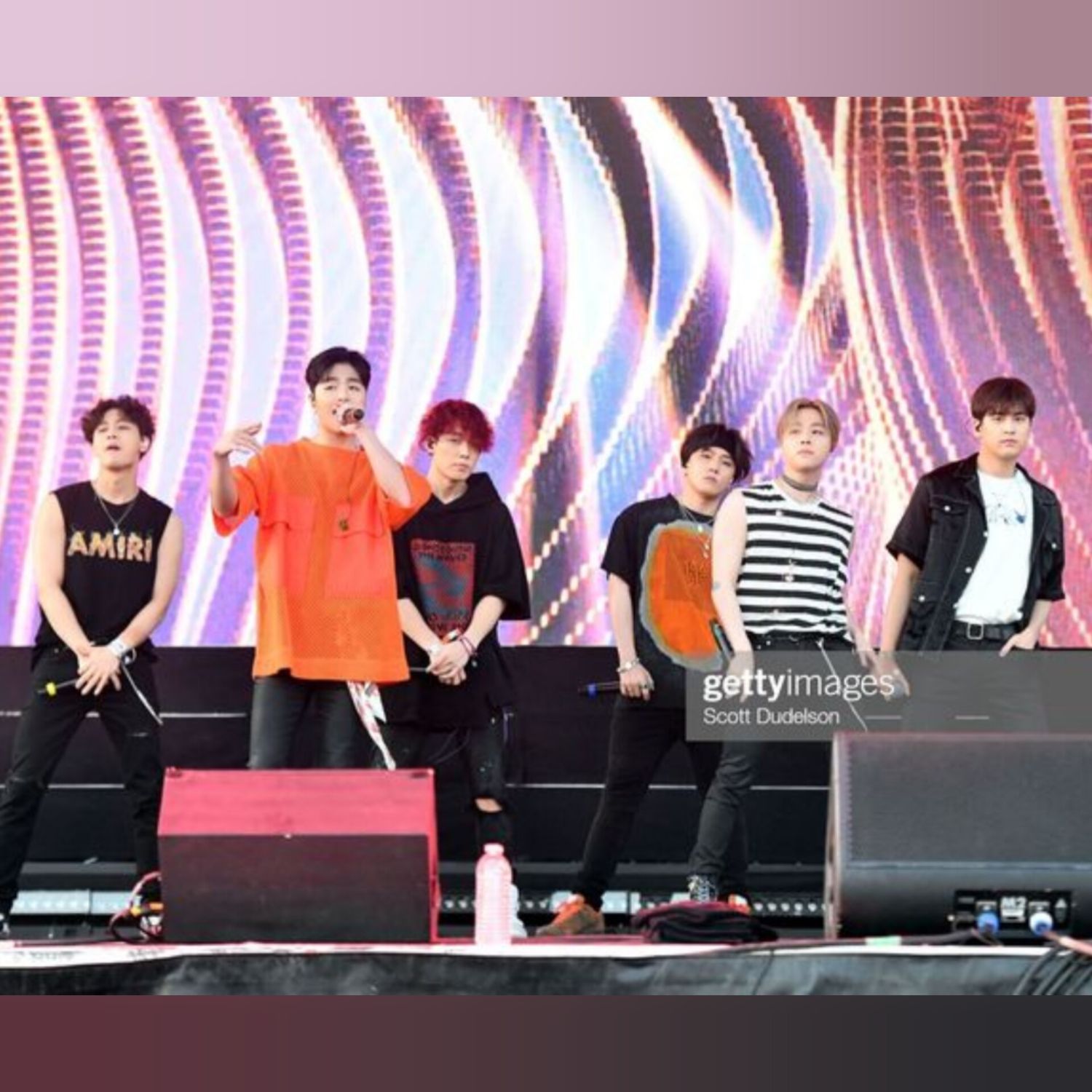 Behind-the-scenes cut of iKON